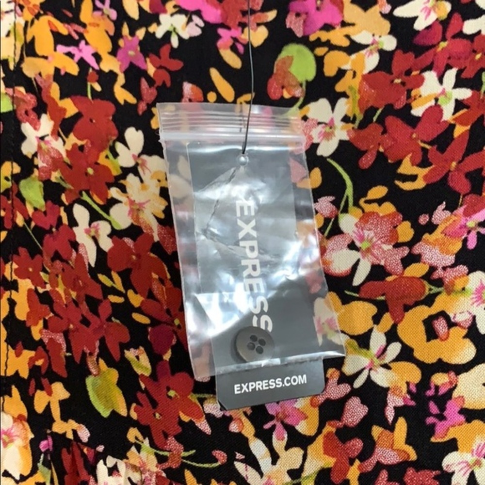 EXPRESS Medium Floral Mini Romper BNWT - Picture 8 of 11